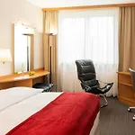 Nh Frankfurt Airport West 4*