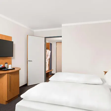 Hotel Nh Frankfurt Airport West 4*