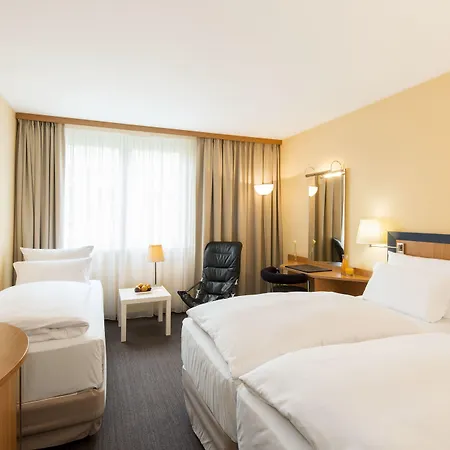 Hotell Nh Frankfurt Airport West 4*