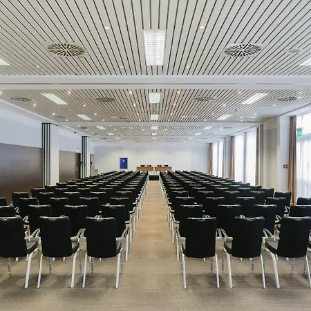 Nh Frankfurt Airport West Hotel 4*