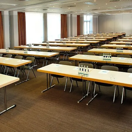 Nh Frankfurt Airport West Hotel 4*