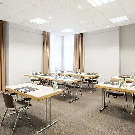 Nh Frankfurt Airport West Hotel 4*