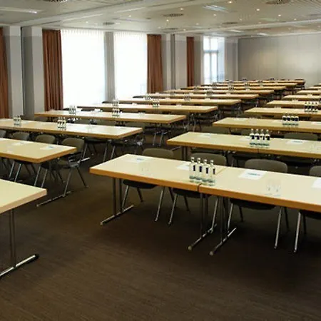 Nh Frankfurt Airport West 4*