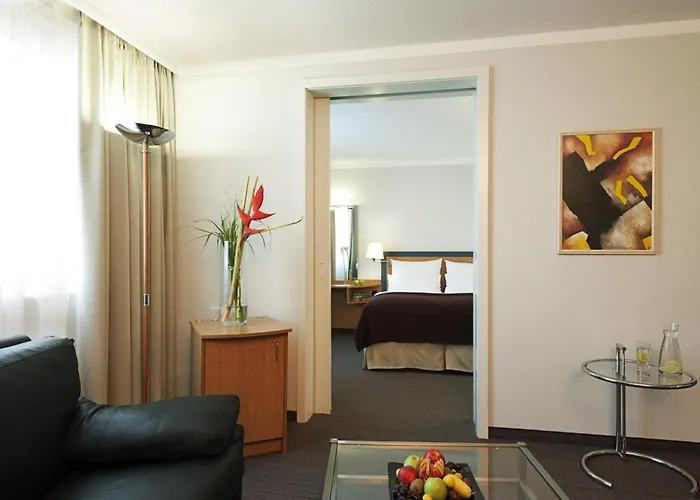 Nh Frankfurt Airport West 4*