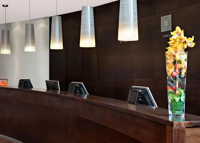 Hotel Nh Frankfurt Airport West 4*