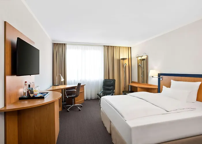 Nh Frankfurt Airport West Hotel 4*