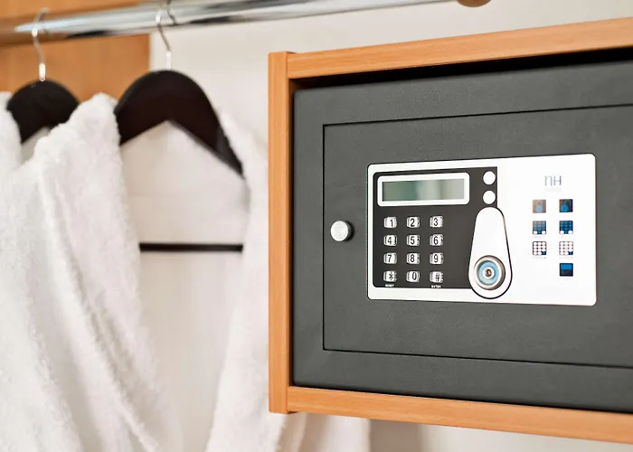 Nh Frankfurt Airport West 4*