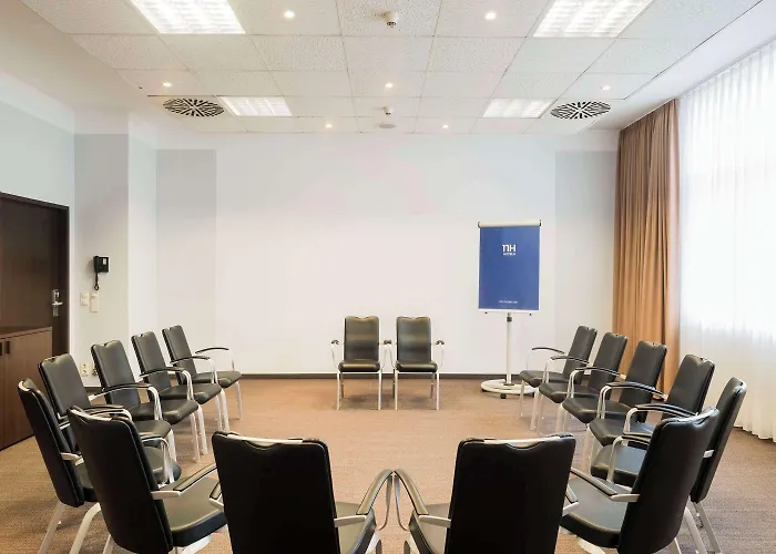 Nh Frankfurt Airport West 4*