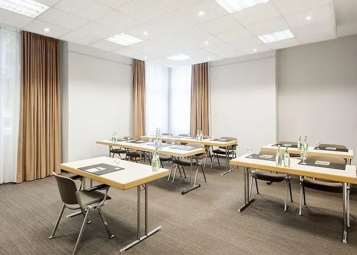 Nh Frankfurt Airport West Hotel 4*