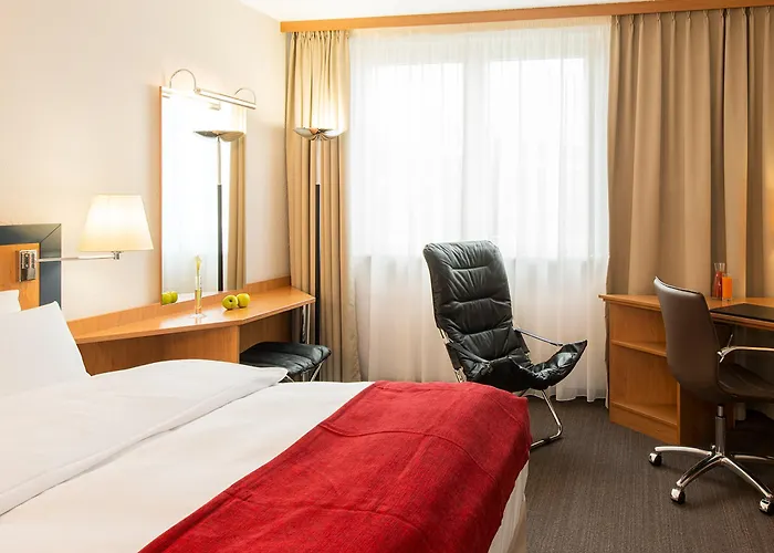 Nh Frankfurt Airport West 4*
