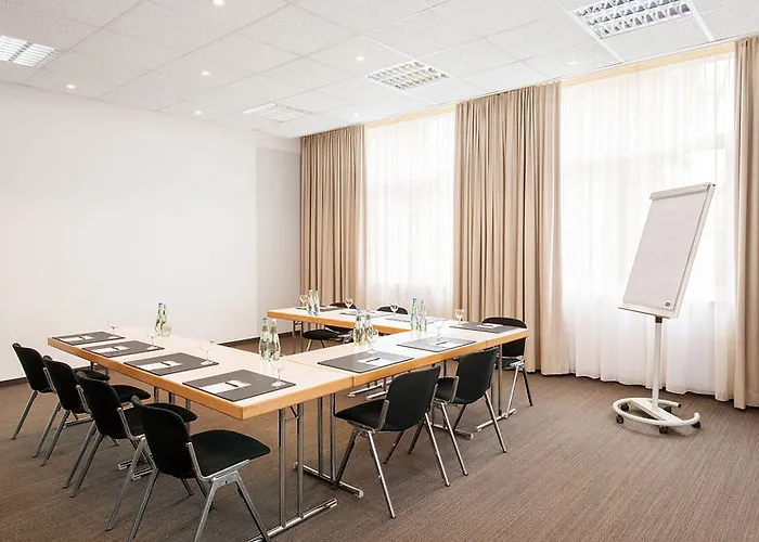 Hotel Nh Frankfurt Airport West 4*