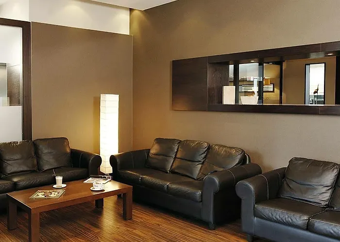 Nh Frankfurt Airport West 4*